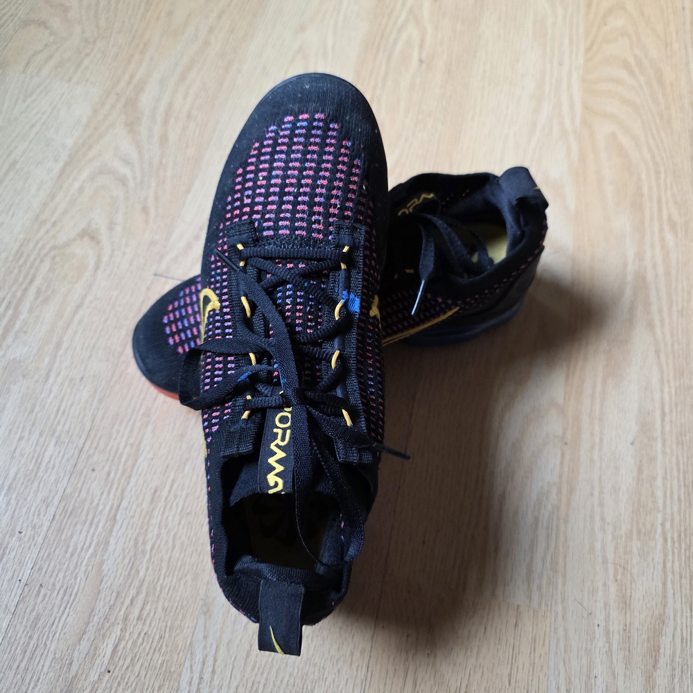 Nike Air Vapormax Kids Sneakers Black and Pink